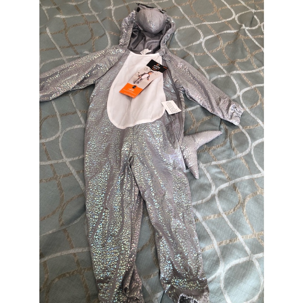 Hyde and Eek Boutique Toddler kids size 2t-3t Shark Costume Halloween dress up